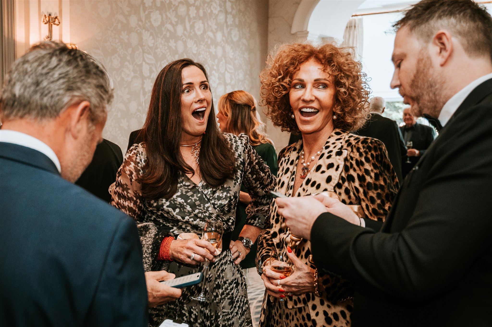 Richard Symes performing close up magic at a 40th birthday party in Essex, entertaining guests at a private celebration