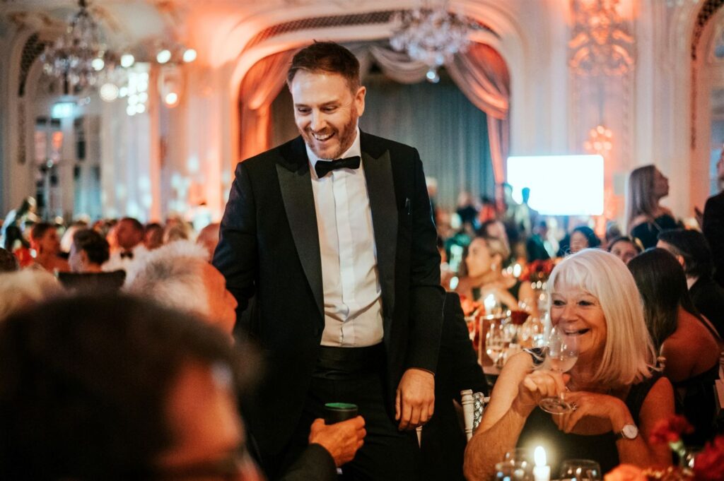 Close up magioc entertaining at the Savoy in London with magic at the dinner service